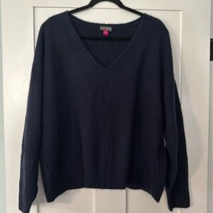 Vince Camuto V-Neck navy blue sweater